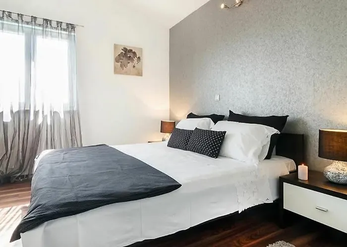 Blue Oyster Apartment